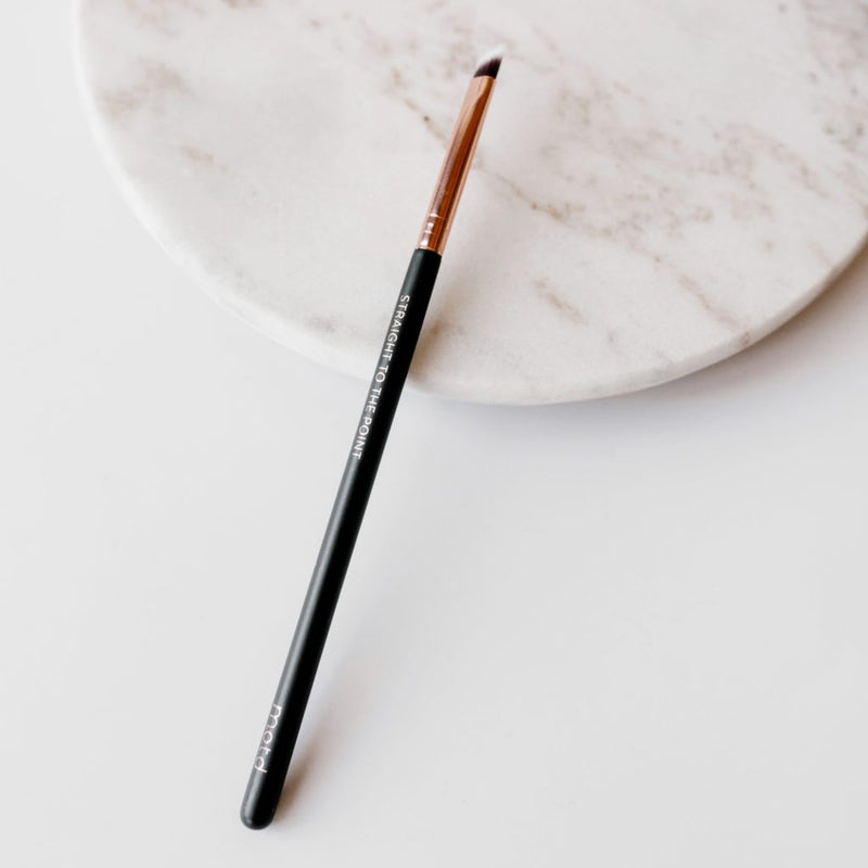 Straight to the Point Angled Eyeliner Brush