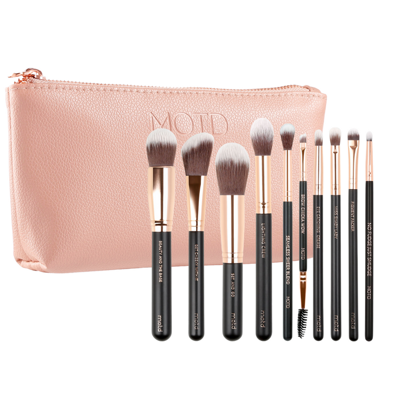 Essential makeup discount brushes
